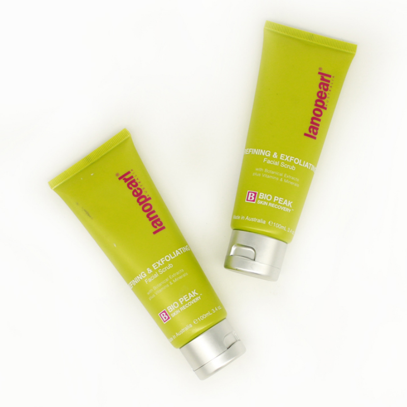 Lanopearl Facial Scrub 100ml, gentle exfoliating face scrub that removes dead skin cells, unclogs pores and leaves skin smooth and refreshed.
